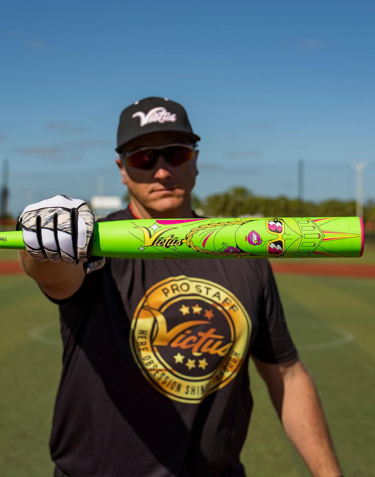2027 Victus Beacon USSSA Neon Green 1-Piece End-Loaded Slowpitch Bat: VSPBNG1BUTC