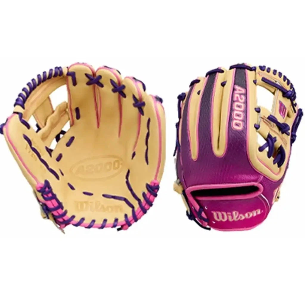 2027 Wilson A2000® 1720SS 11.5” Infield Baseball: WBG0009401RT115 Equipment Wilson Sporting Goods Wear on Left 