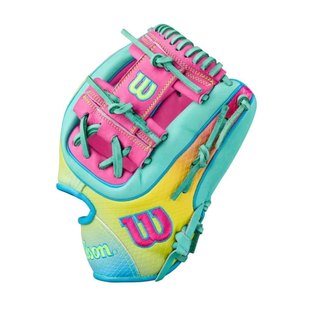 2027 Wilson A2000® 1727SS 11.75” Baseball Glove: WBG0009501RT1175 Equipment Wilson Sporting Goods 