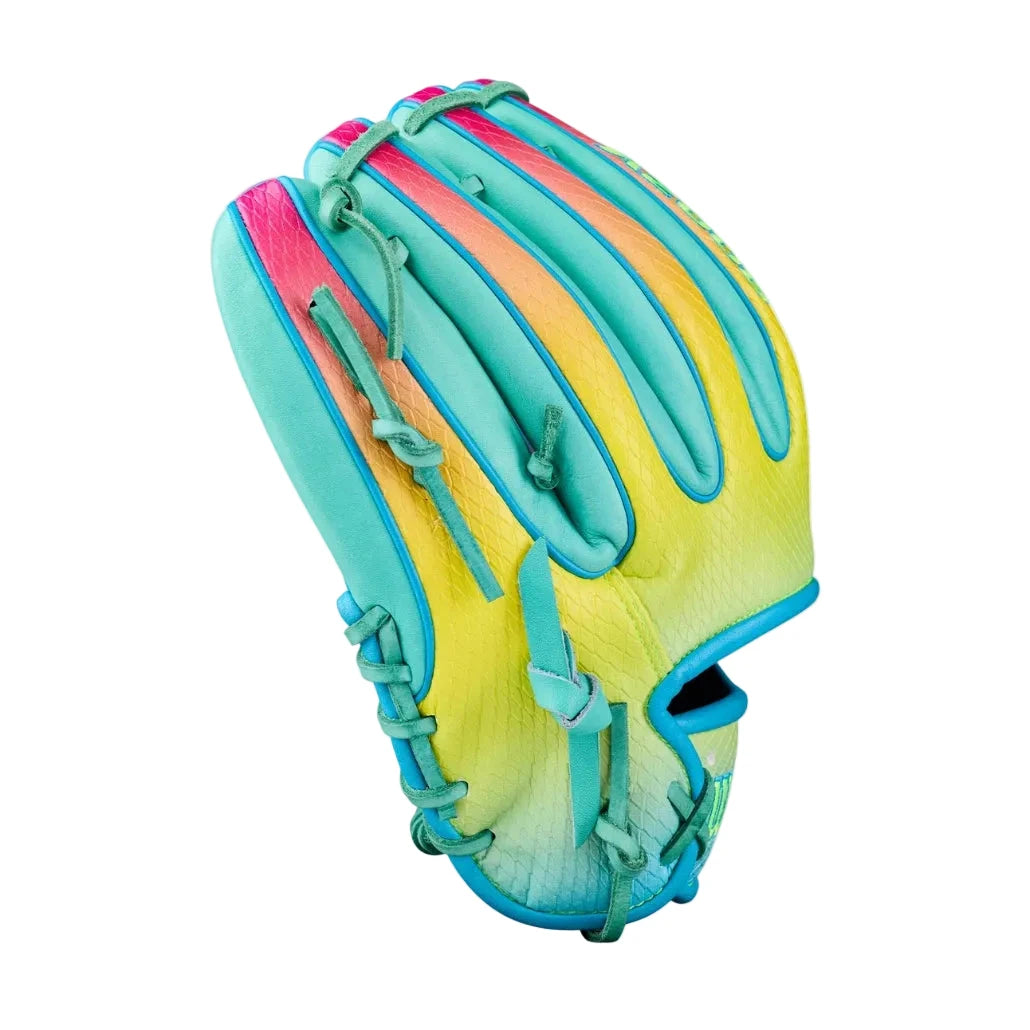2027 Wilson A2000® 1727SS 11.75” Baseball Glove: WBG0009501RT1175 Equipment Wilson Sporting Goods 