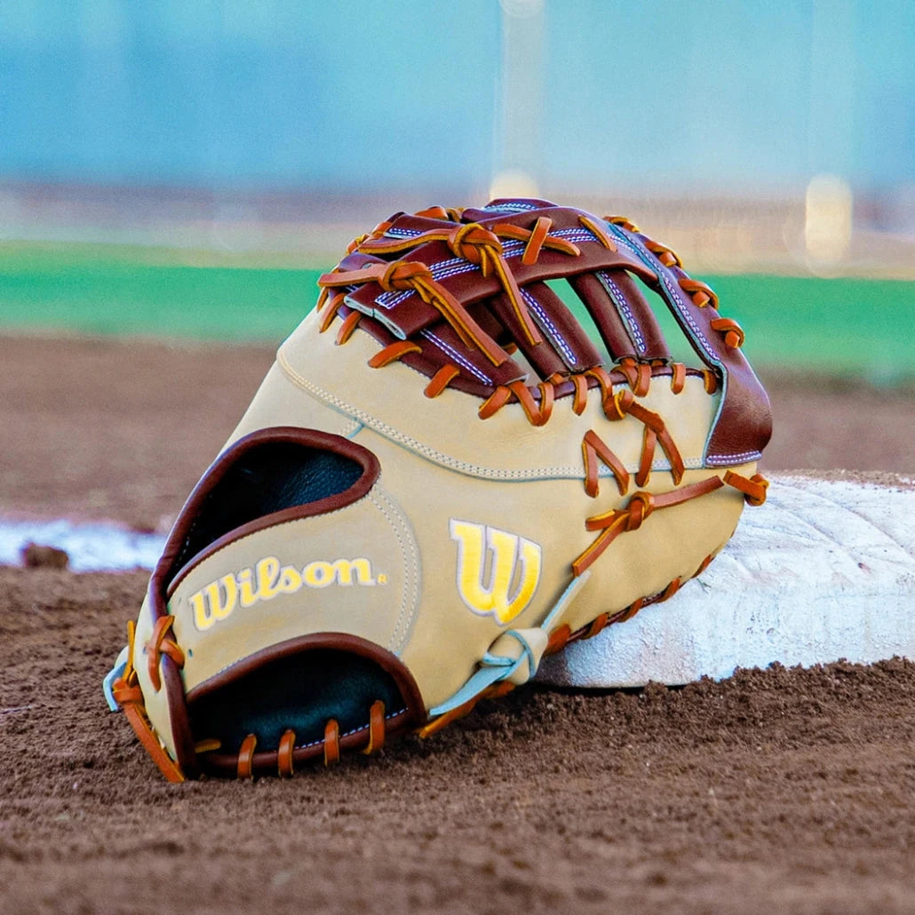 2027 A2000® 1673 13” Baseball First Base Mitt: WBG06401RT13 Equipment Wilson Sporting Goods 