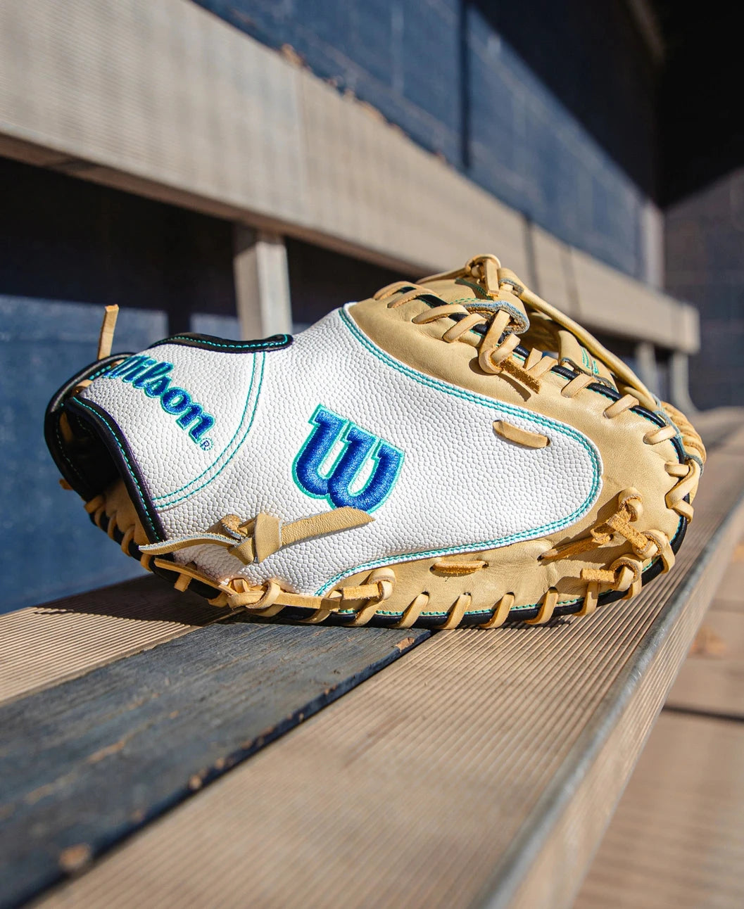 2027 Wilson A2000® FPM23SS 34” Fastpitch Catcher’s Mitt: WBG7301RT34 Equipment Wilson Sporting Goods 