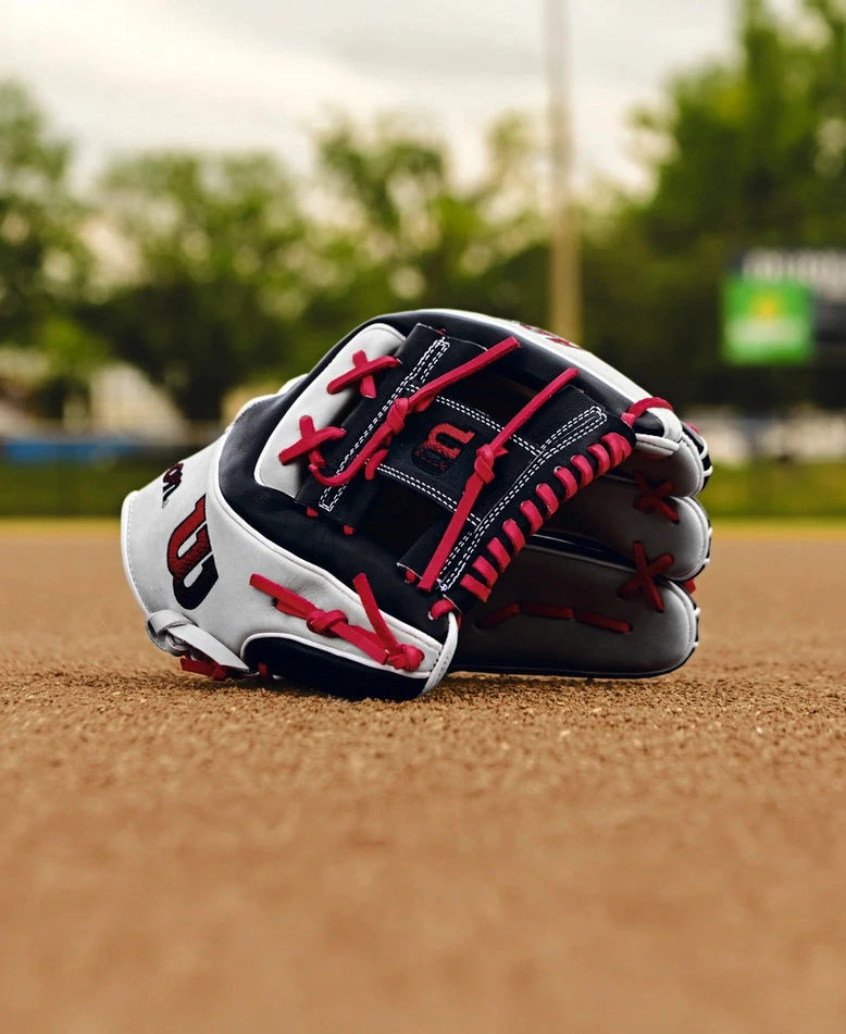 2025 Wilson Spring A2K® 1724 11.75” Infield Baseball Glove: WBW1026911175 Equipment Wilson Sporting Goods 