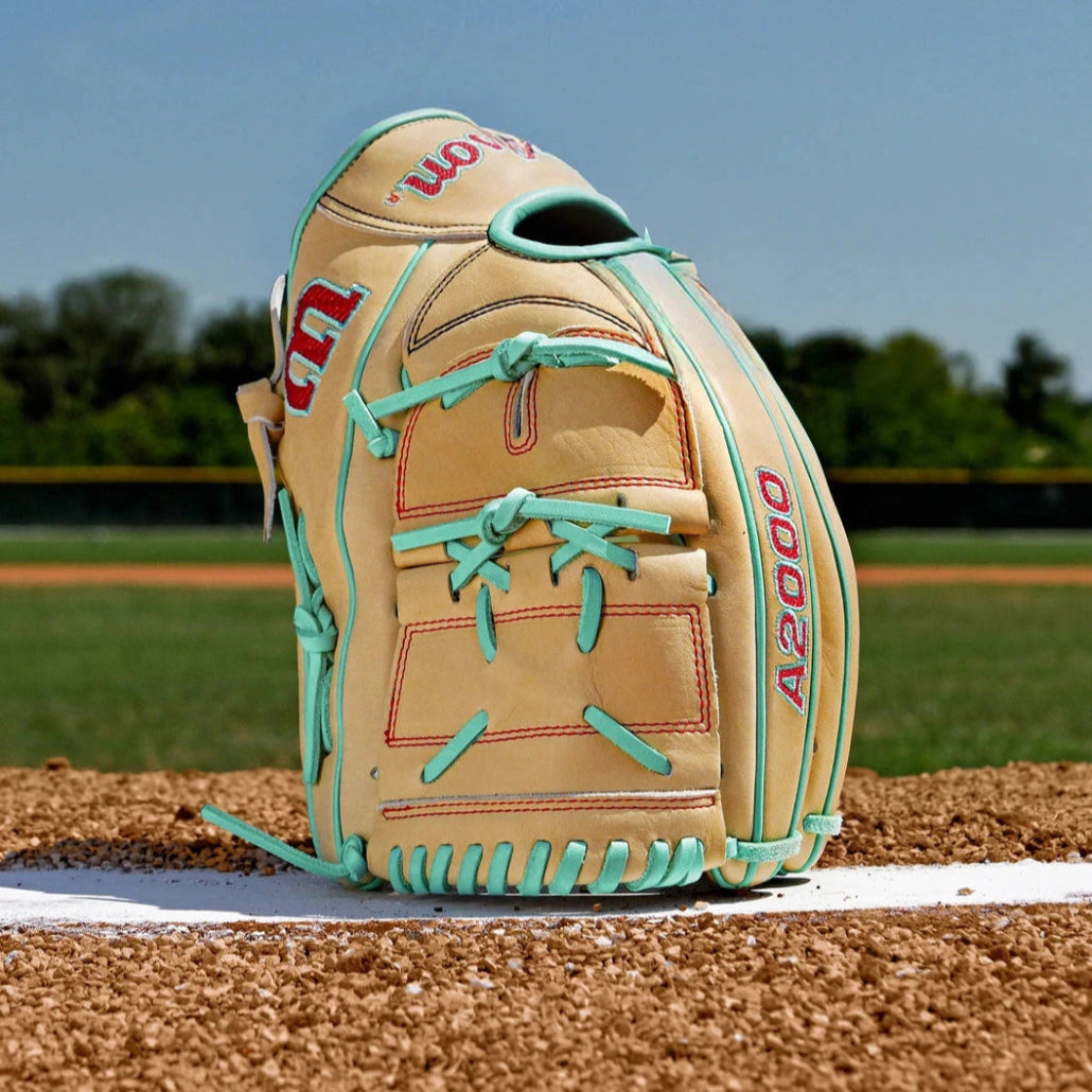 2025 Wilson Fall A2000® B2 12”: WBW10349812 Equipment Wilson Sporting Goods 