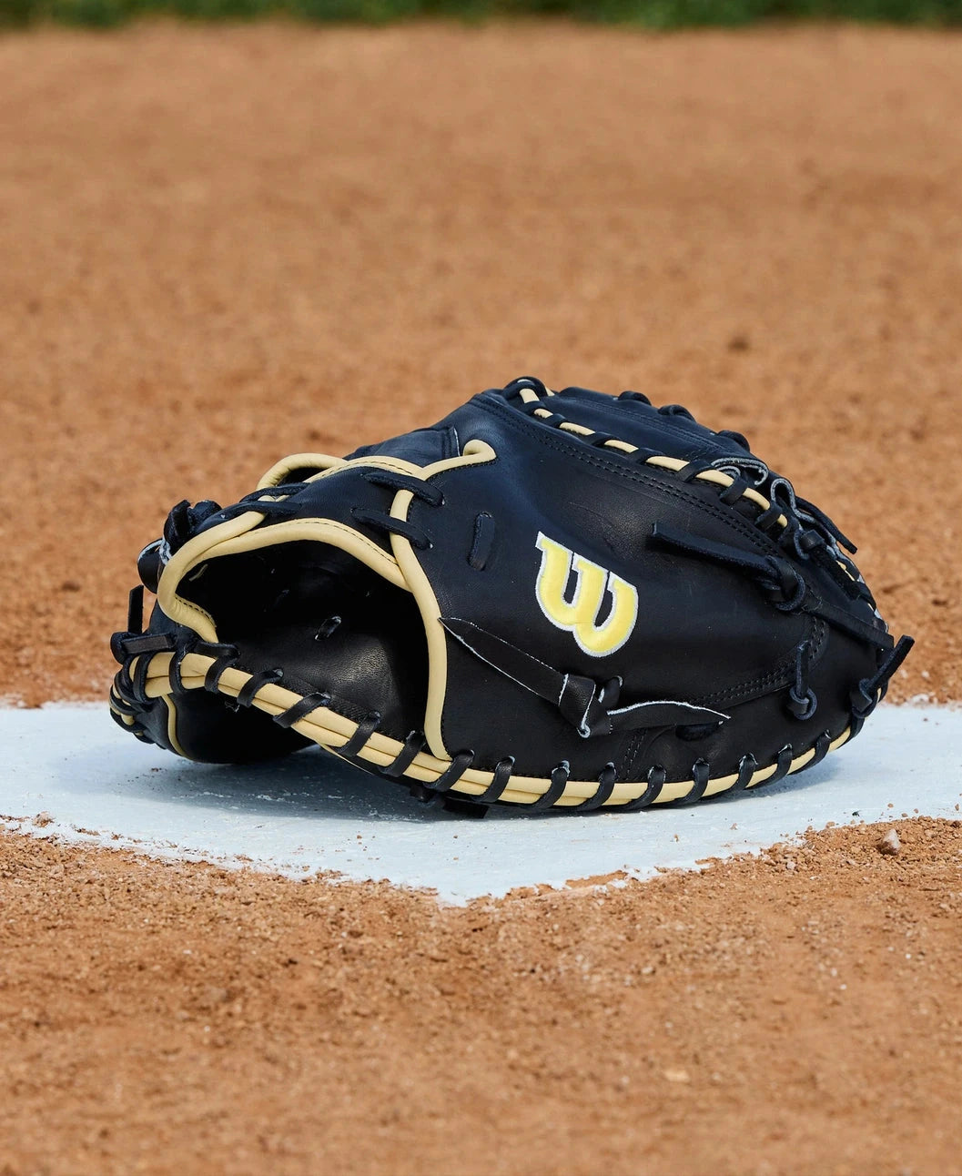 2026 Wilson A2000® Classics Series 1734 34” Catcher’s Mitt: WBW10412834 Equipment Wilson Sporting Goods 