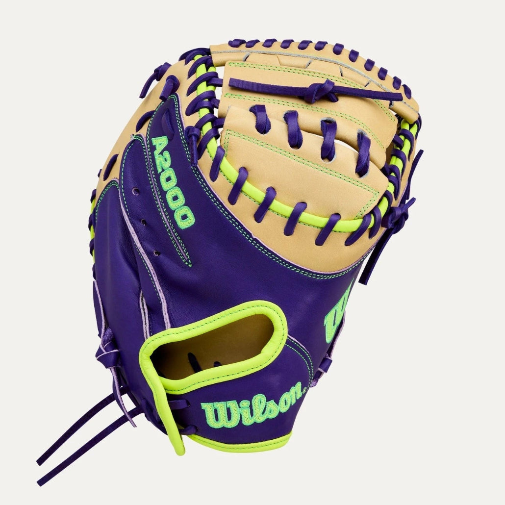 Wilson 2024 A2000 SCFPCM23SS 34" Fastpitch Catcher's Mitt - Right Hand Throw, Black/Grey/White