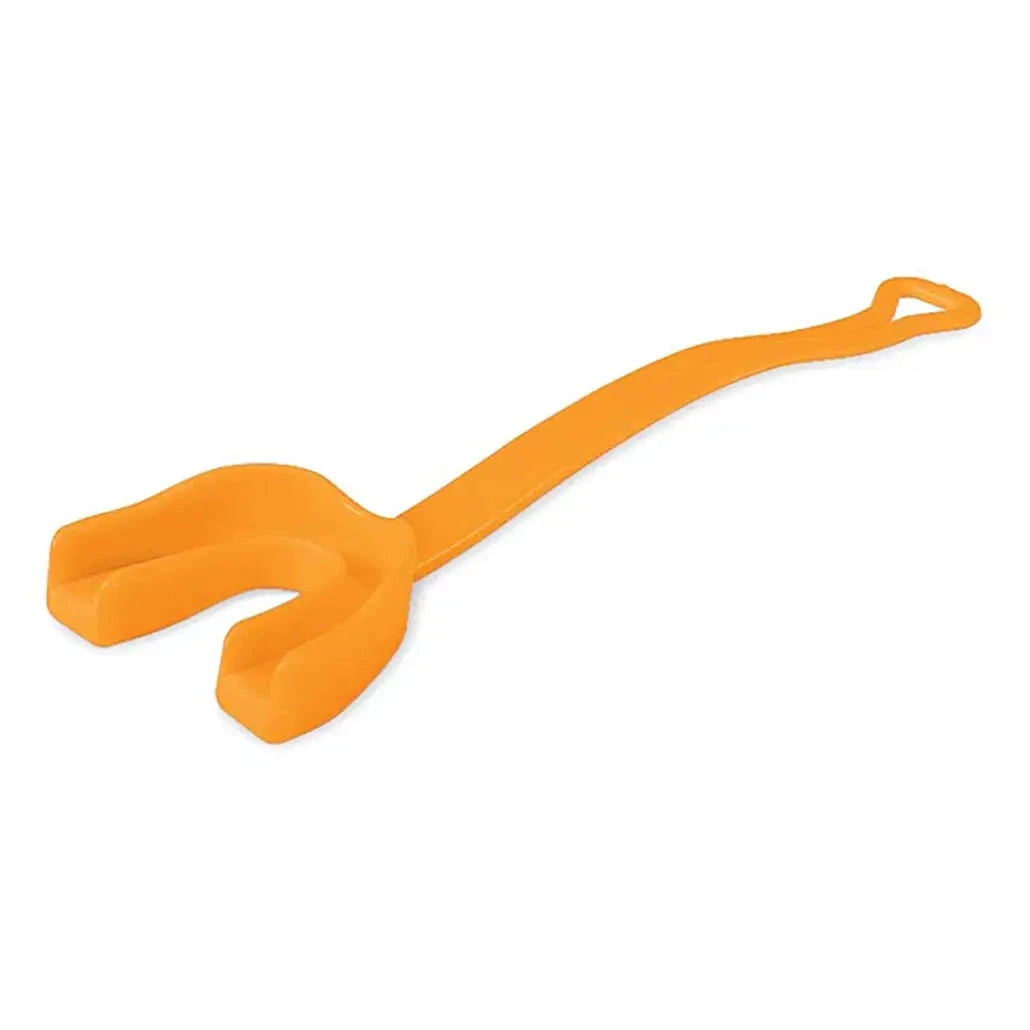 Mueller Adult Mouthguard: 131031BK Equipment Mueller 